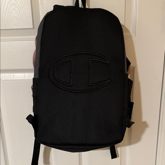 Champion Two-Tone Gray and Black Backpack with pink zippers - Picture 3 of 3